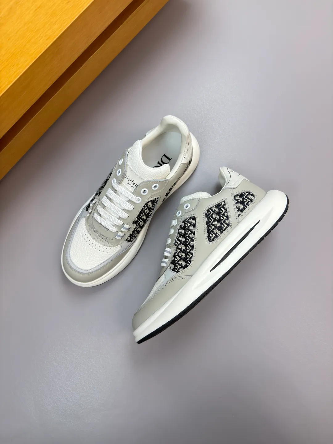 [Dior] Dior P780 men's shoes💰 - High-end quality original order·Casual sports shoes - Upper: 🔝Nappa calfskin, perforated calfskin, brand totem canvas cloth, tongue. Heel. Silk-printed high-frequency brand logo - Inner: water-dyed cowhide, foot pad; brand canvas - Outsole: ultra-light TPU. Rubber foam; two-color molded outsole -Ultra-high quality control·Fine workmanship: outstanding (high-end·nobility·grade) -Size: 39-44 (38, 45, can be customized)·DR0181